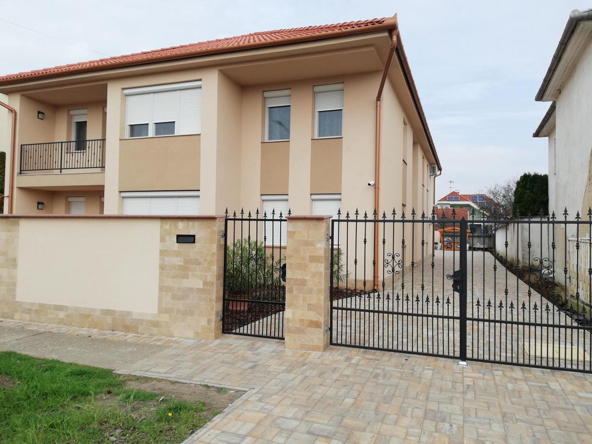 Imola Es Andrea Apartmanhaz 3 Hajduszoboszlo Exterior photo