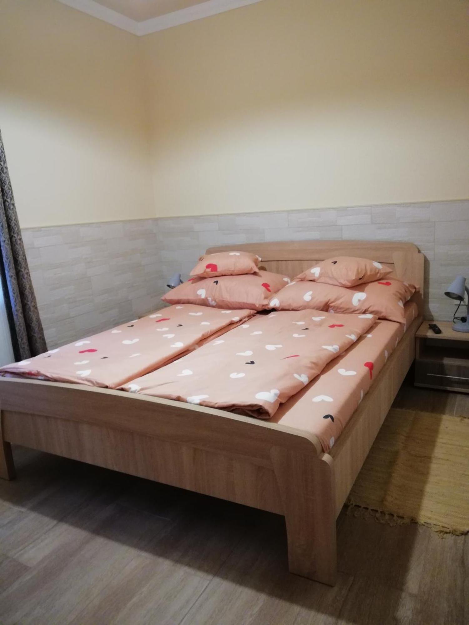 Imola Es Andrea Apartmanhaz 3 Hajduszoboszlo Exterior photo