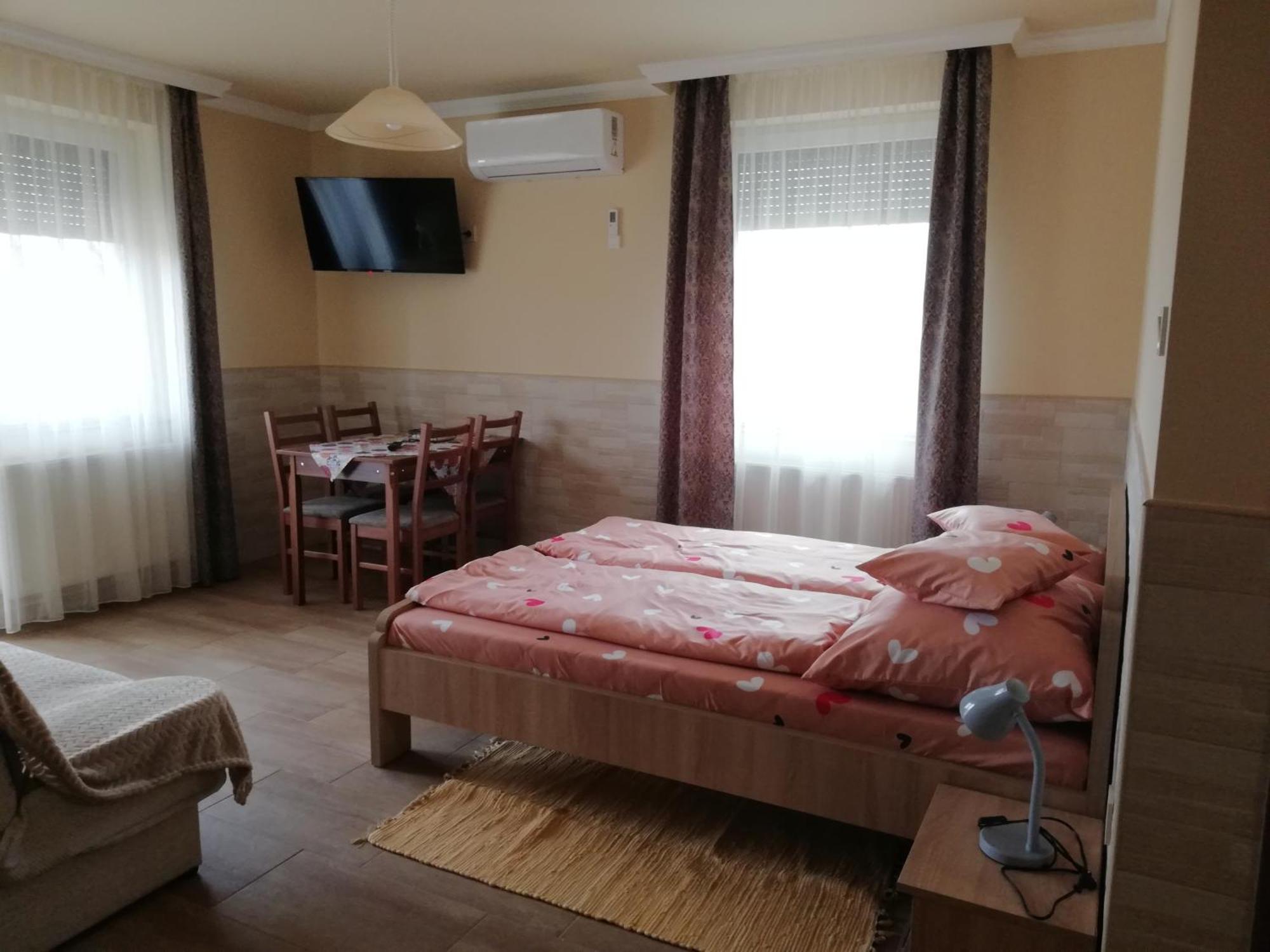 Imola Es Andrea Apartmanhaz 3 Hajduszoboszlo Exterior photo
